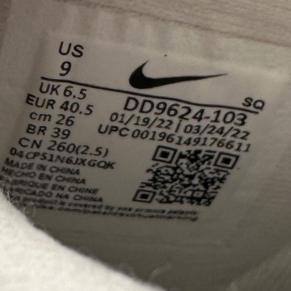 NIKE Air Force 1 High - Picture 9 of 10